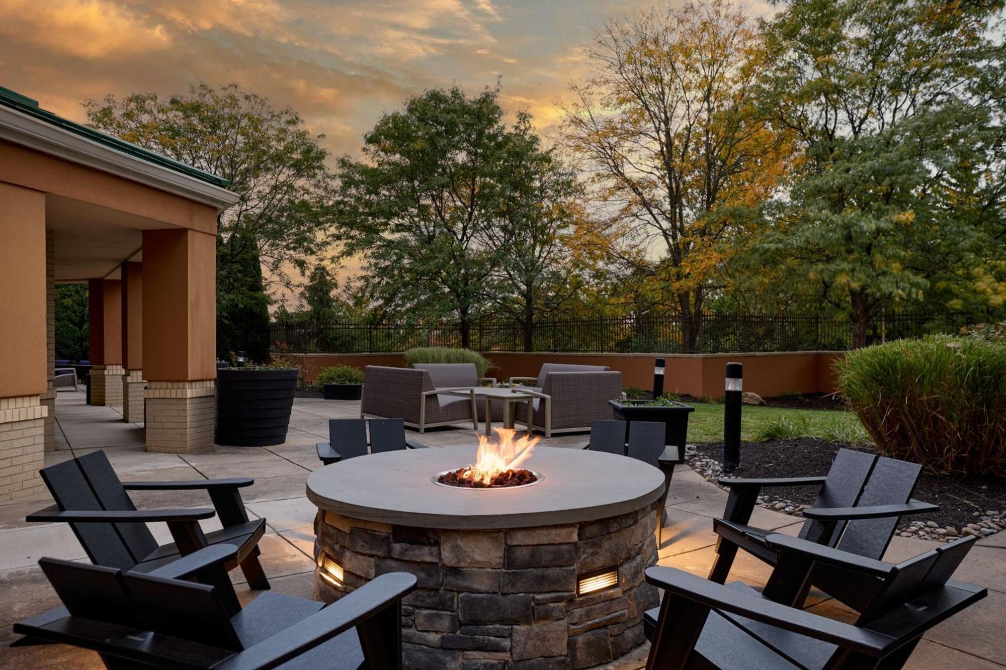 Courtyard Philadelphia Plymouth Meeting Hotel Exterior foto